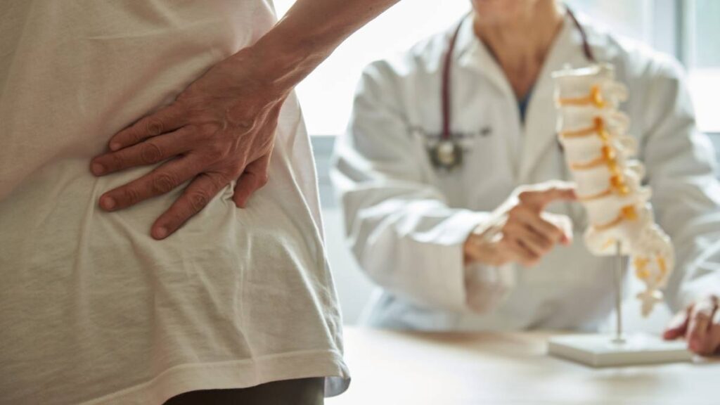 How an Orthopedic Specialist Diagnoses Back Pain